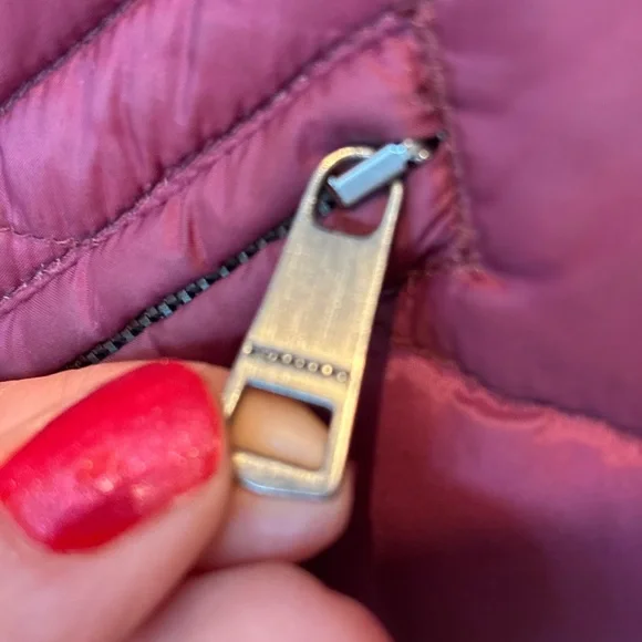 Burberry Women's Plum Quilted Vest - Picture 9 of 10